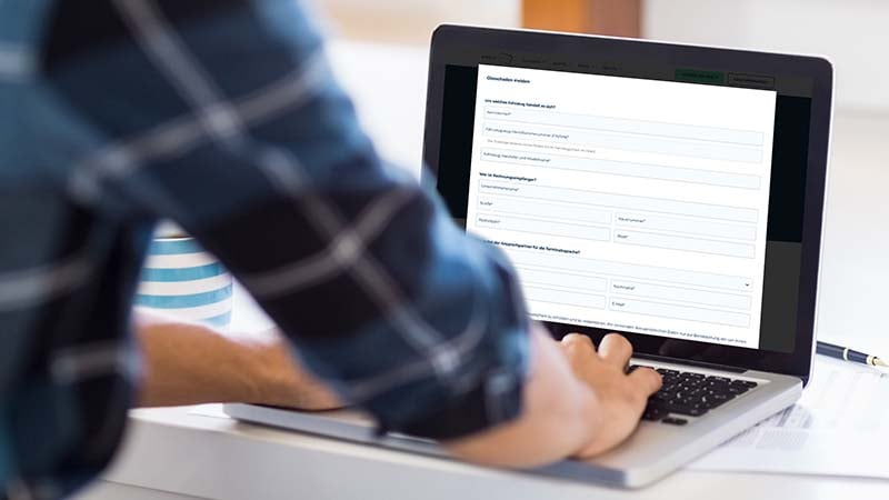 Geschäftskunde meldet Glasschaden digital an nobleglass