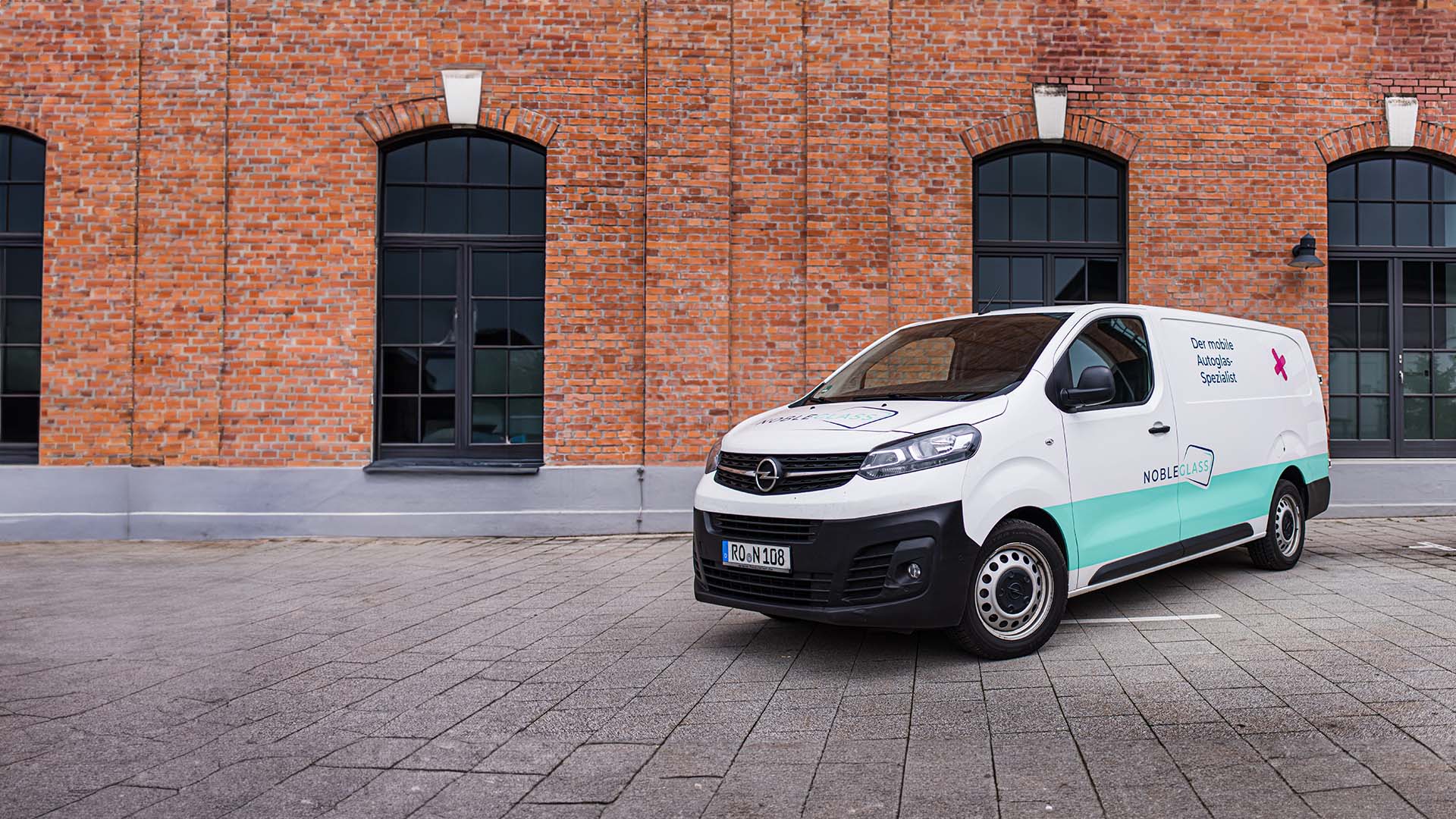 Mobiler Autoglas Service deutschlandweit – nobleglass kommt zu Ihnen